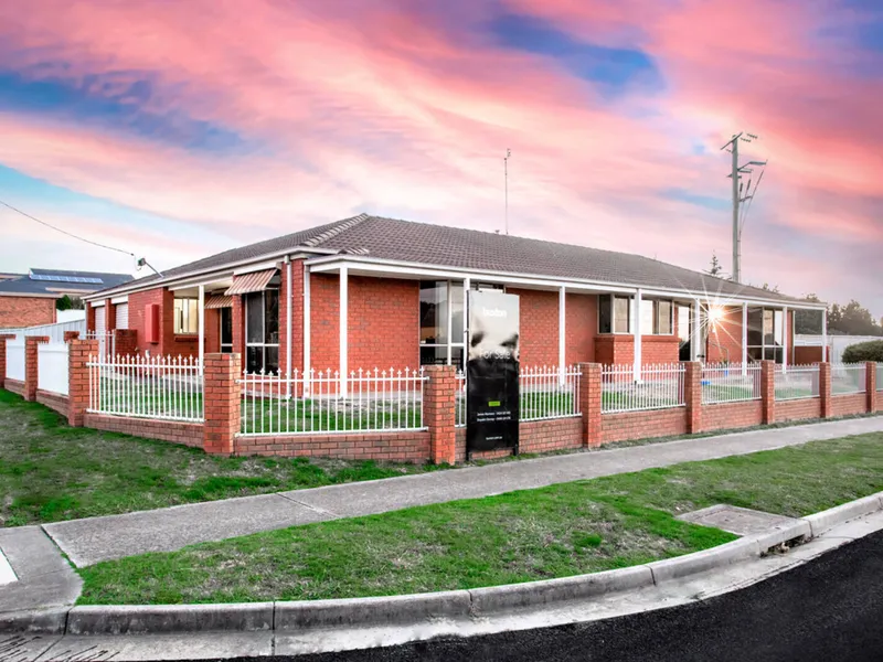 Large Family Home – Ballarat North School Zone