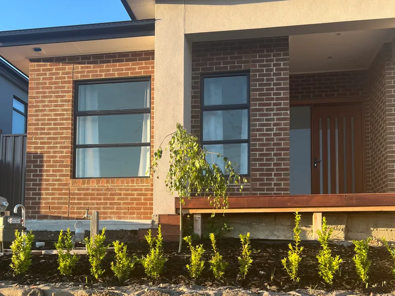 Family Living in the Perfect Location!!!