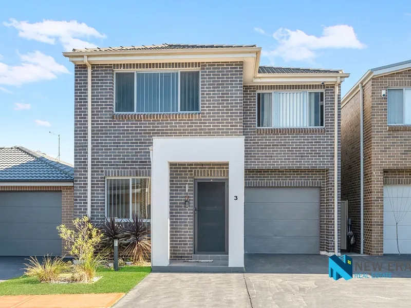 Spacious Layout & The Ponds School Catchment !!!