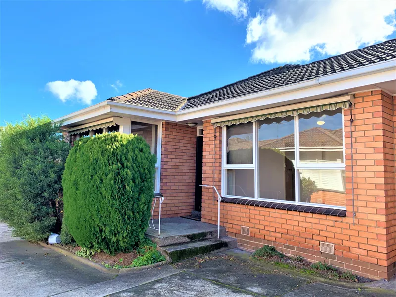 Spacious & Convenient - Only a 2 minute walk to Hartwell Station!