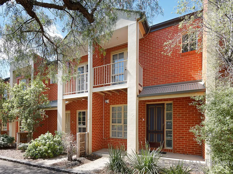 TWO BEDROOM TOWNHOUSE IN QUITE LEAFY LOCATION