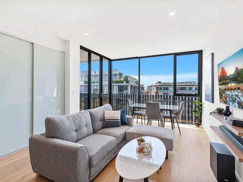 Design and luxury with district views