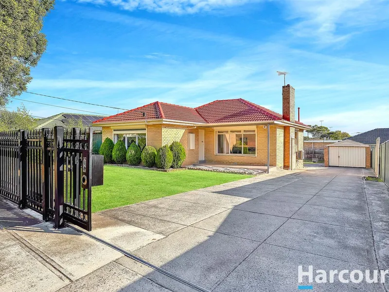 Classic family home on 670 Sqm land in Springvale.