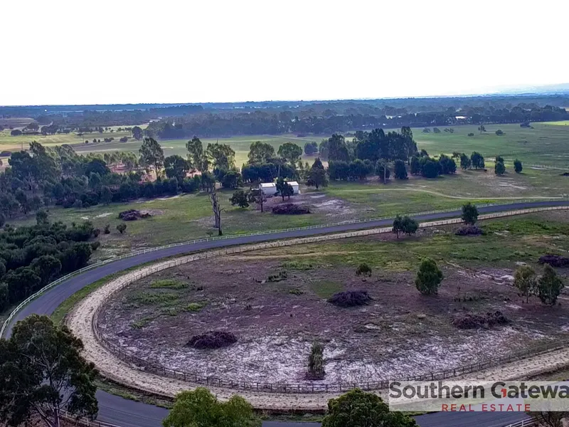 FANTASTIC ACREAGE OPPORTUNITY