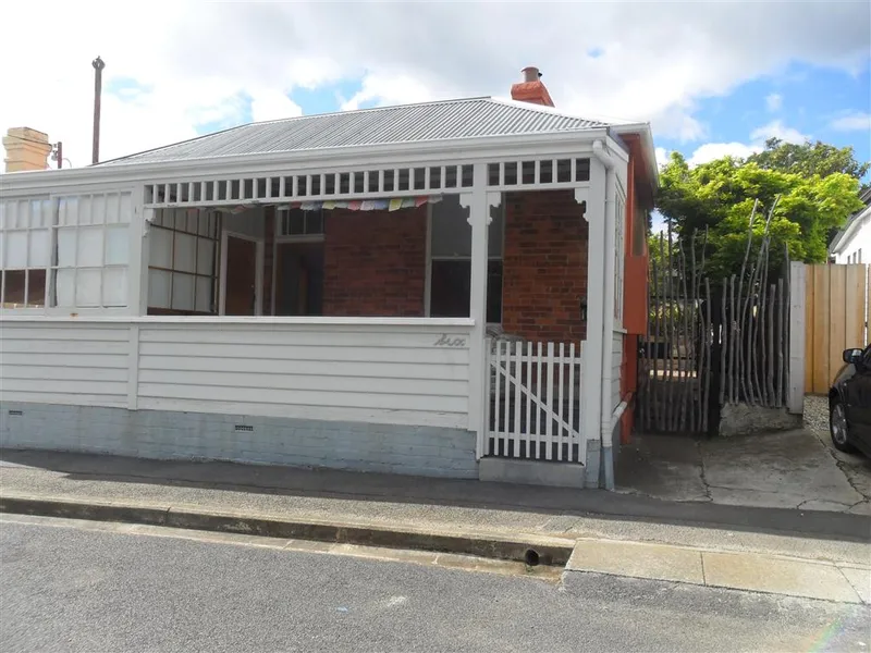 Quiet Cottage in South Hobart