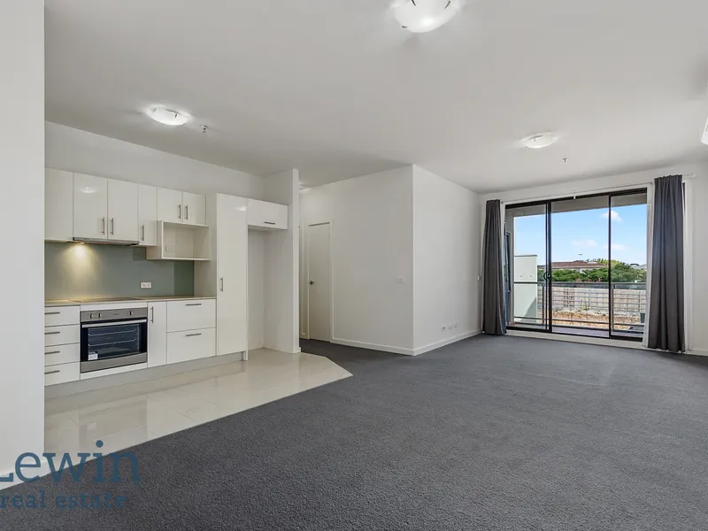 UNBEATABLE LOCATION! TWO WEEKS FREE RENTAL 