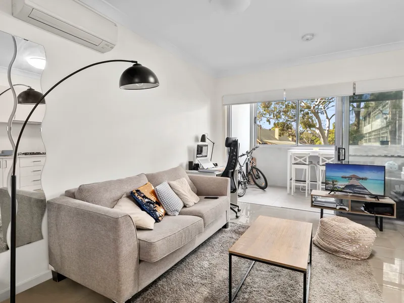 Neat & Tidy Light Filled One Bed Suite