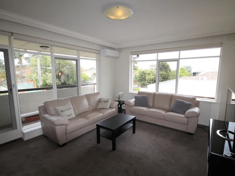 Stylish 2 Bedroom Sunfilled Apartment with Private Balcony