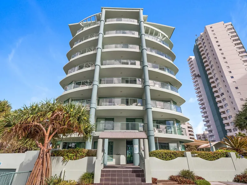 Fully Furnished One Bedroom Beachside Unit
