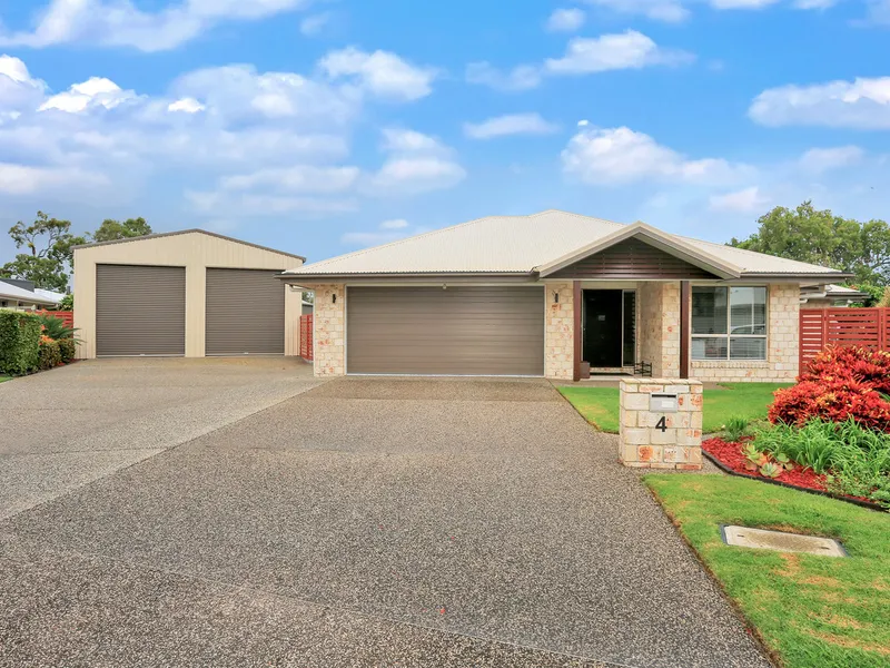 QUALITY COASTAL HOME – ROOM FOR ALL YOUR TOYS - GREAT LOCATION