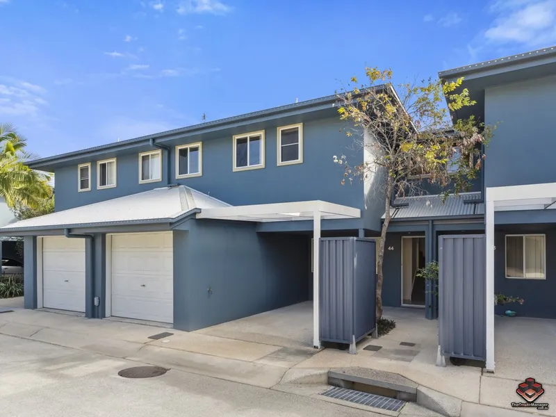 Neat and Tidy 3 Bedroom townhouse in quiet complex