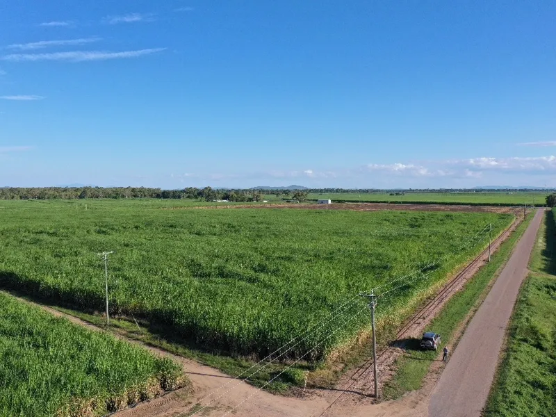114 Acre Cane Farm - Jarvisfield - Open Water & Bore Water 