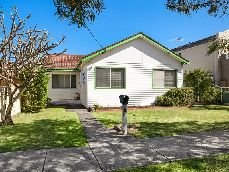 Original Freestanding Matraville Cottage On 511sqm Level Block