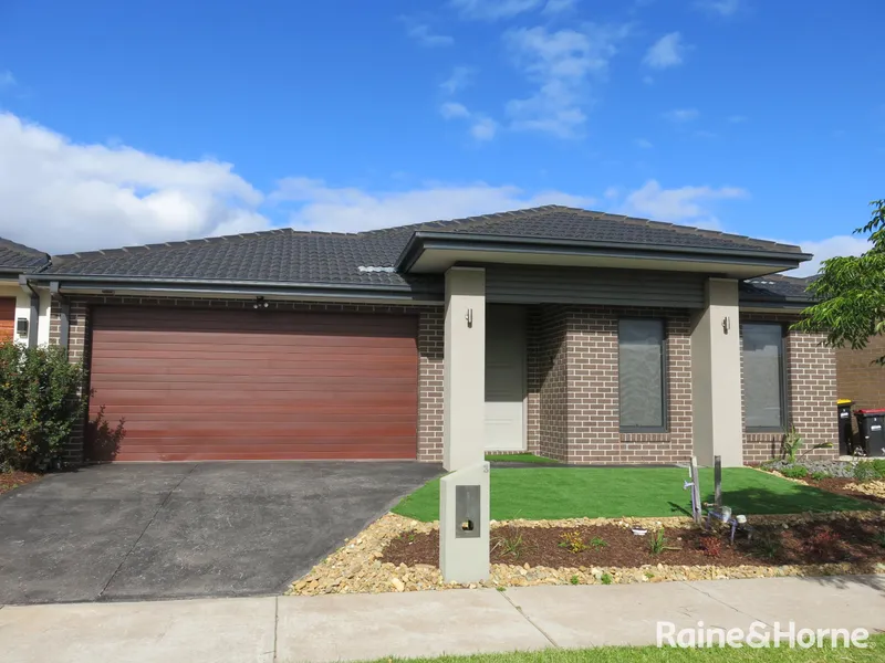 MODERN 4 BEDROOM HOME