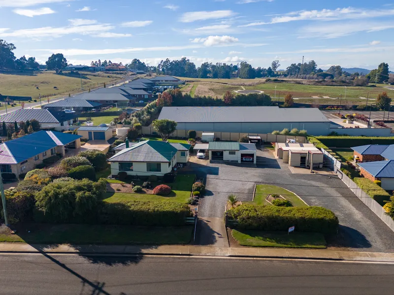 SPACE AND CONVENIENCE