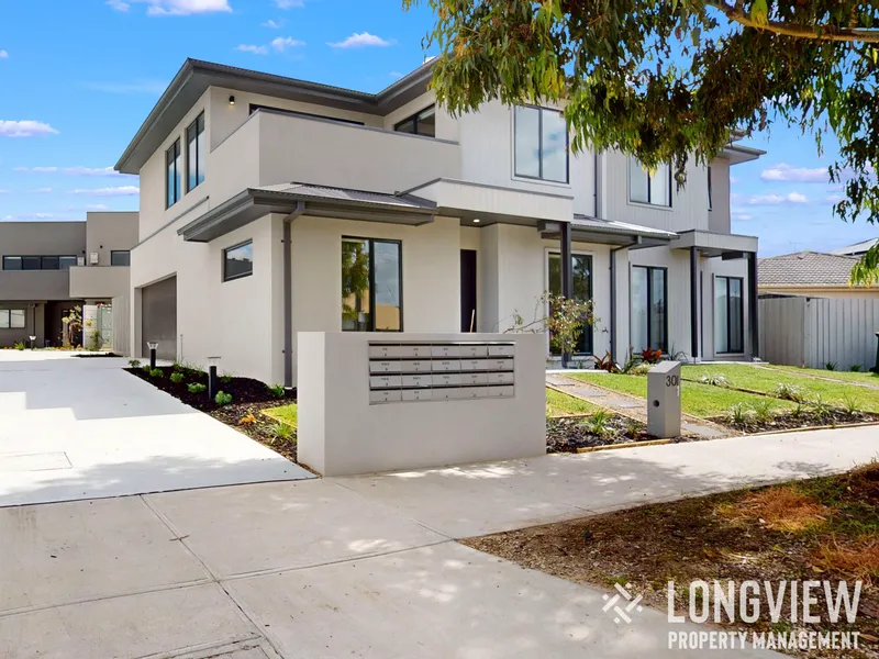 All New Furnished Charm Close to Station