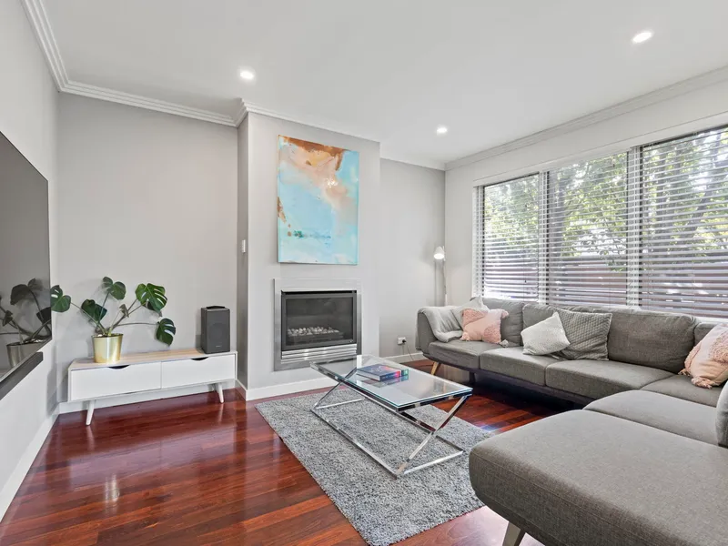 Spacious City Fringe Stunner | Fully furnished | 6 month lease only