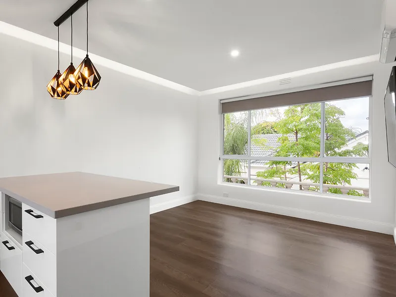 TWO BEDROOM, TWO BATHROOM RENOVATED OASIS! | HODGES CAULFIELD