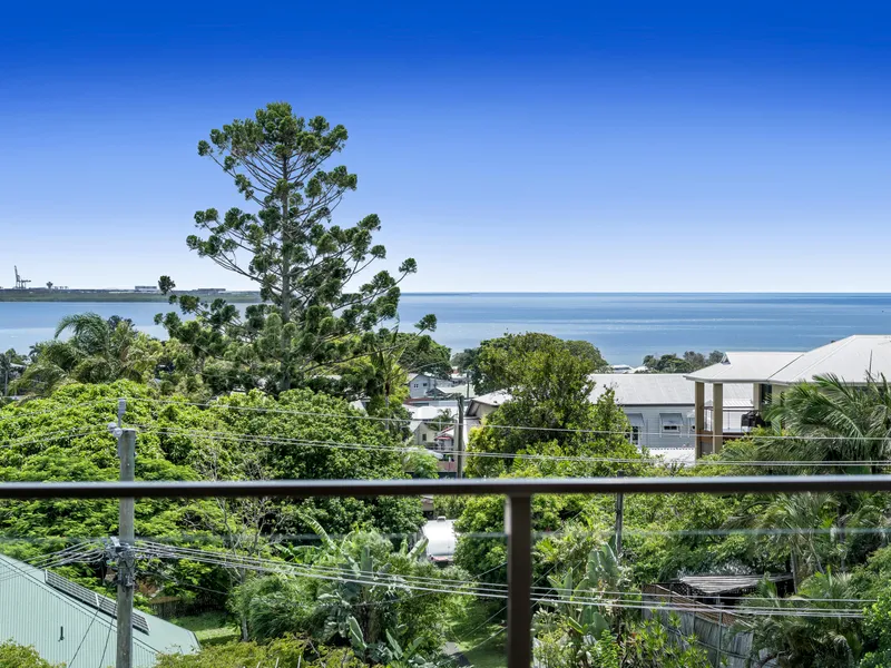 Penthouse with panoramic views of Moreton Bay