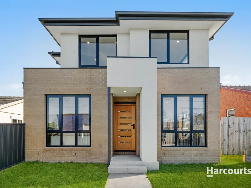 Modern Townhouse Near Northland