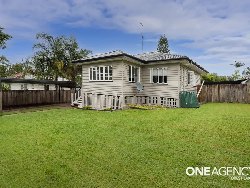 RENOVATED BEAUTY ON 706m2 BLOCK!!