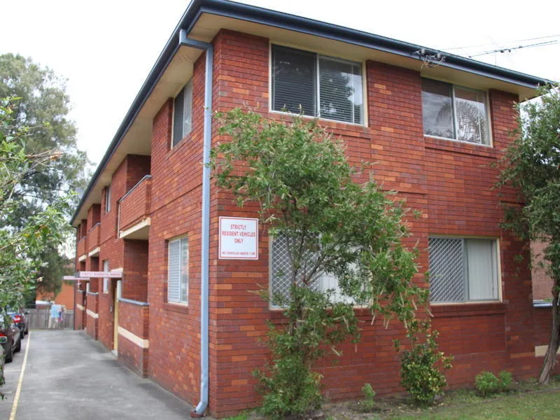 Well presented large 2 bedroom