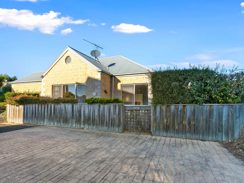 GOLDEN OPPORTUNITY IN PREMIERE POCKET