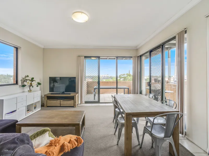 Stunning Two Bedroom Penthouse in Parramatta CBD