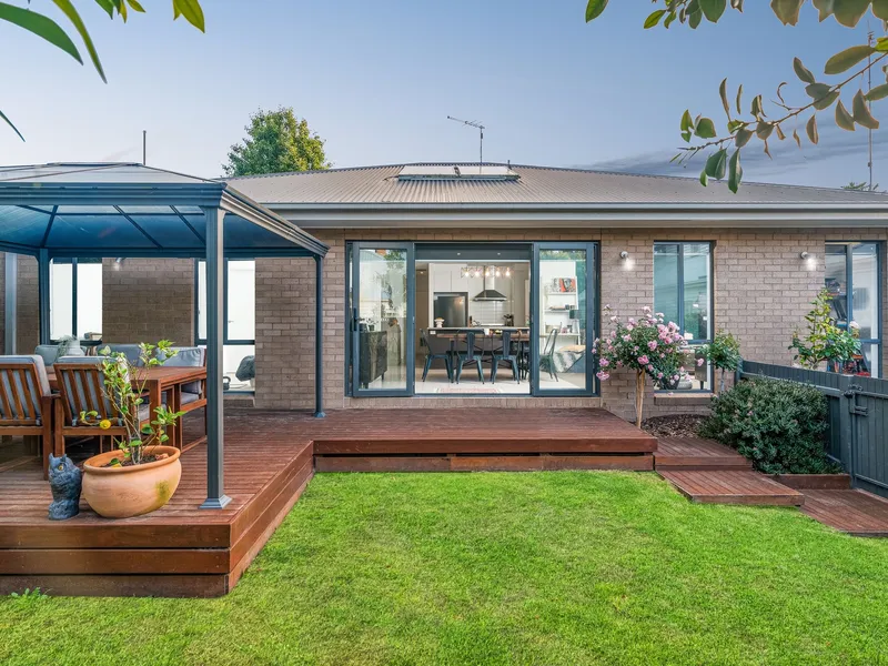 Modern Living in Secluded Garden Setting