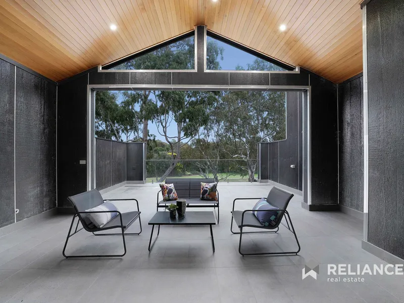 Beautiful home located right near the Werribee River…. You don't want to miss out on this one!!