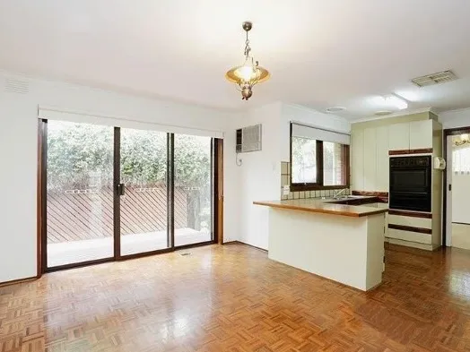 Exceptional Large Family Home and Central Location