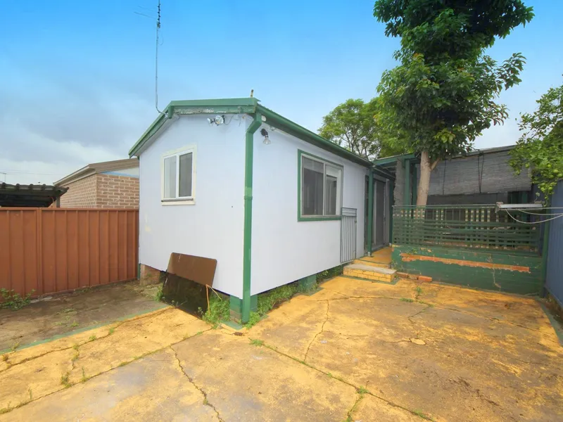 Freshly Renovated, Close to all