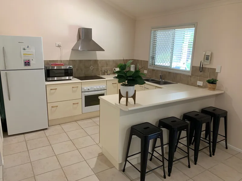 IMMACULATE - WALK TO MAIN BEACH!