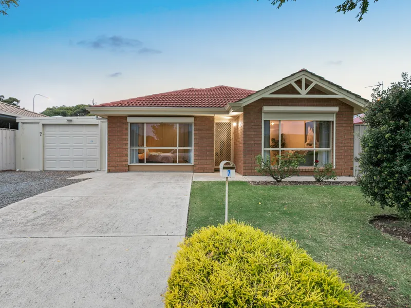 Three bedroom family home close to beach, shops, public transport and schools.