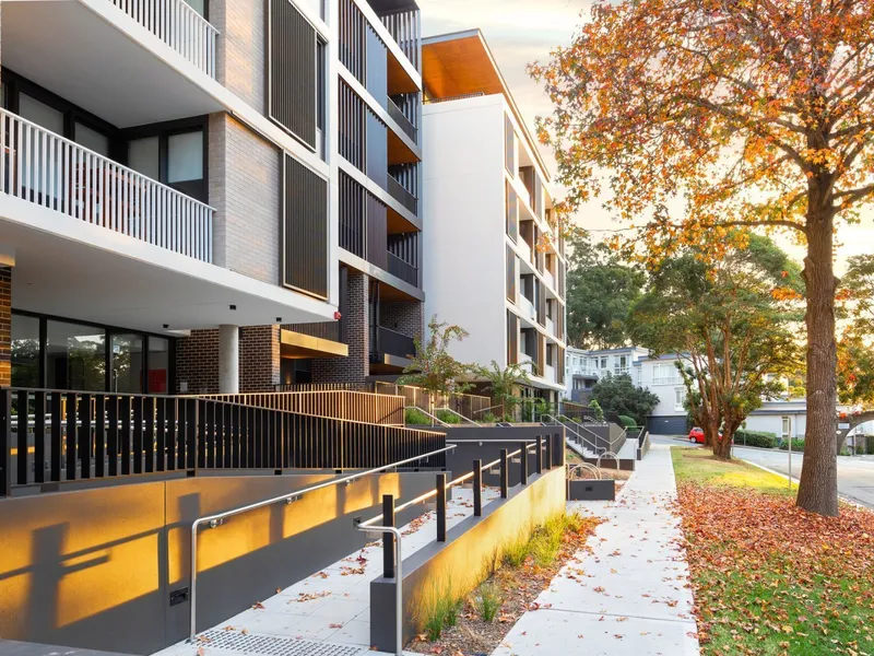 THE PREMIER ADDRESS, Spacious 2 Bedroom, 2 Car spaces !!!