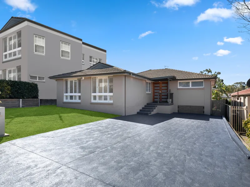 Perfect Family Home In an Unbeatable Abbotsbury Location