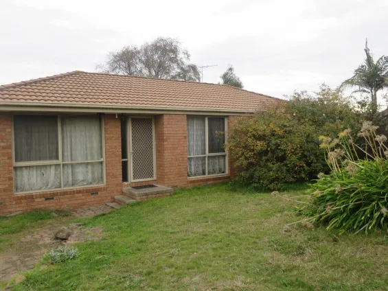 Family Friendly Home within walking distance to Train Station
