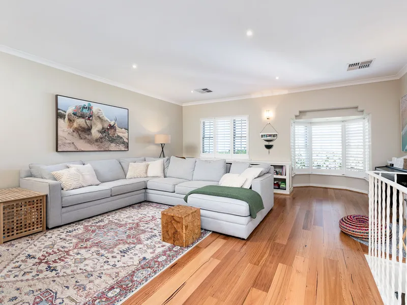 Beautifully Renovated Mews Home