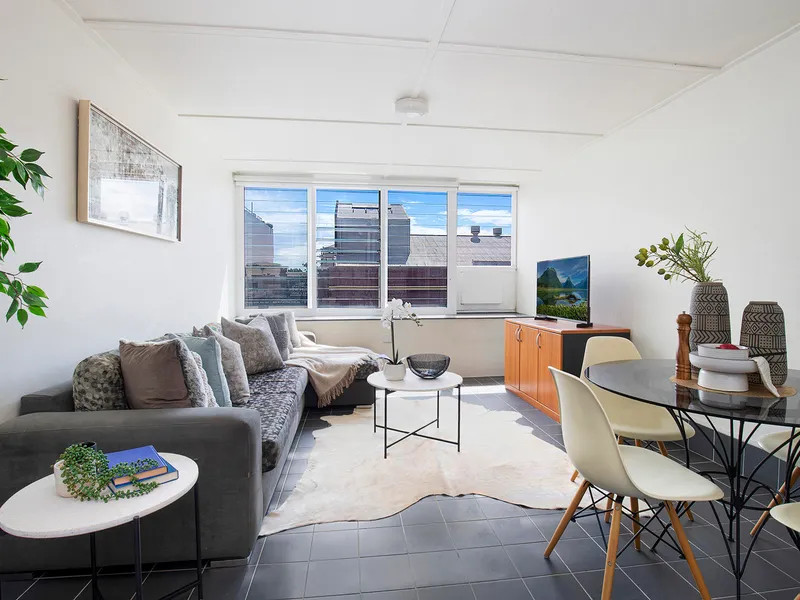 Stylish Modern Apartment In a Lifestyle Hub