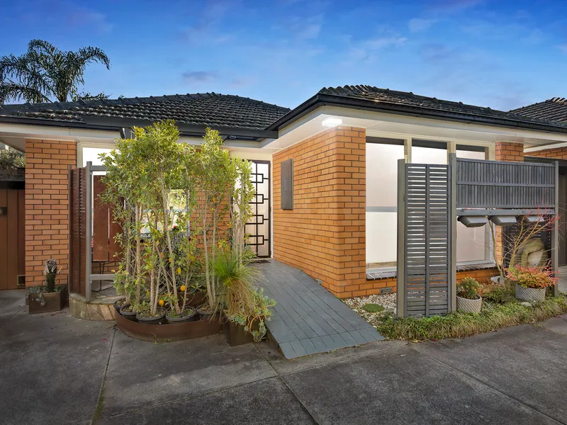 Stylish Serenity Metres to the Concourse