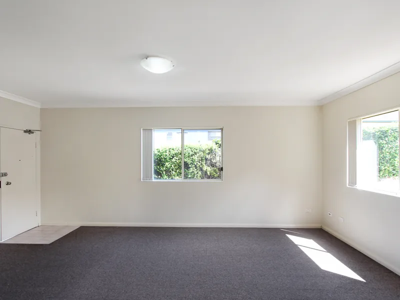 TWO BEDROOM SECURITY UNIT IN ULTRA CONVENIENT LOCATION LOCATION 