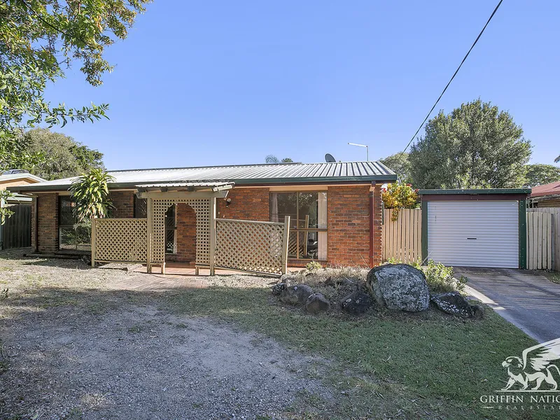 Spacious Home, Huge Yard, Walking Distance To The Waterfront!