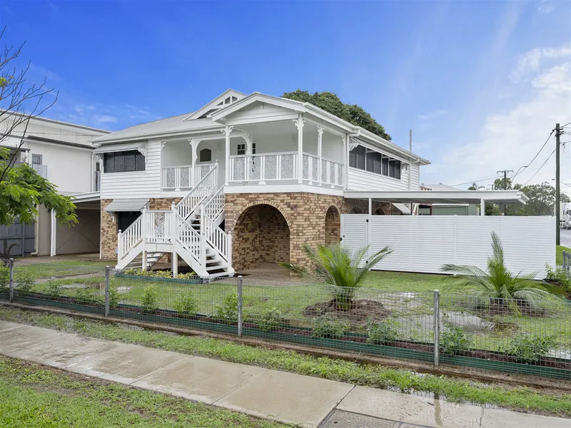 Newly Renovated Large Dual Living Family Home -  Secure and Double Glazed!