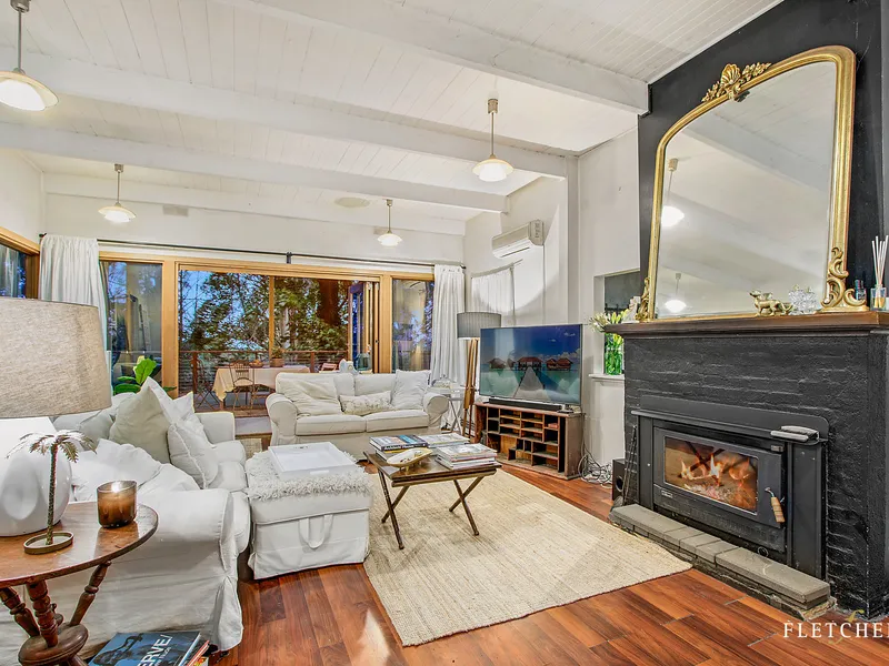 Character Cottage 600m from Town - Private Inspection By Appointment Only