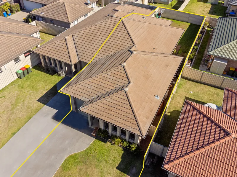 IMMACULATE CONTEMPORARY  HOME