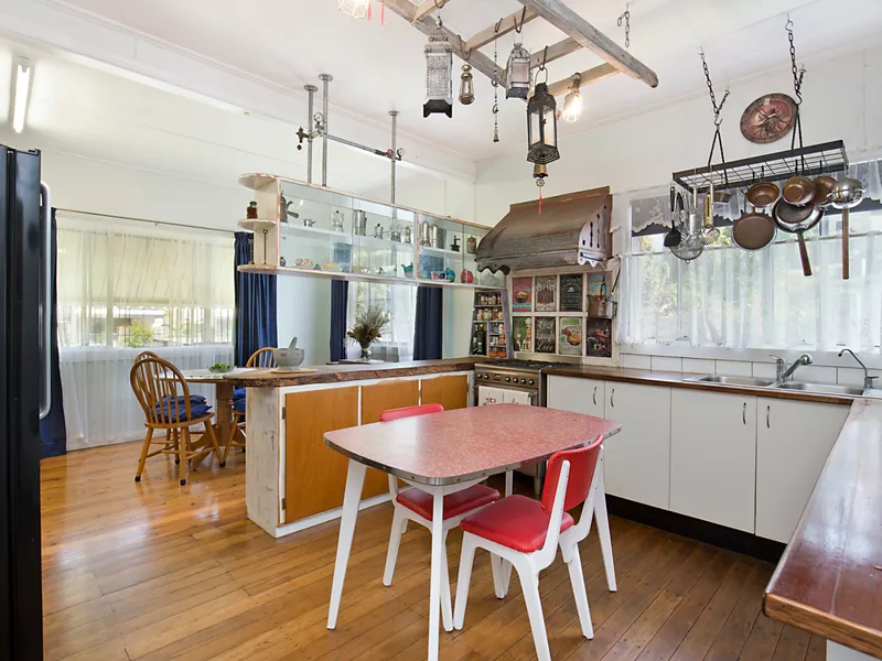 Oozing Coolangatta Charm & Coastal Breezes