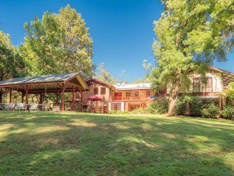 BLACK SPUR INN - NARBETHONG
