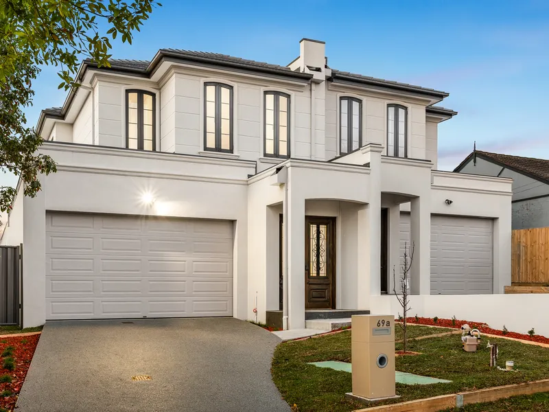 Brand new Townhouse, zoned for Beverley Hills Primary School and East Doncaster Secondary College