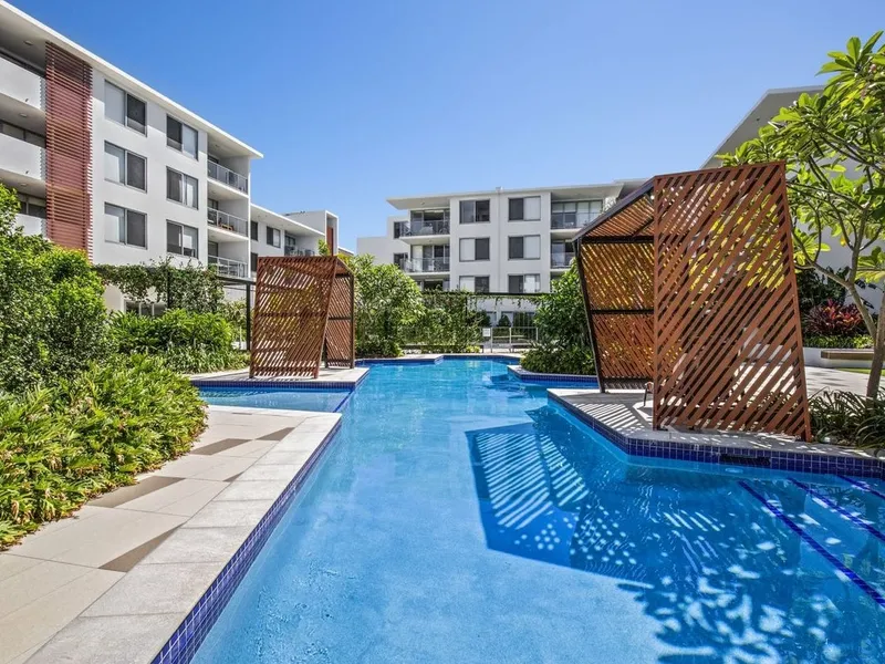 Spacious & Modern Three Bedroom Apartment