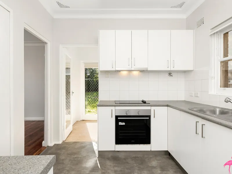 Comfortable full brick family home in the heart of Caringbah